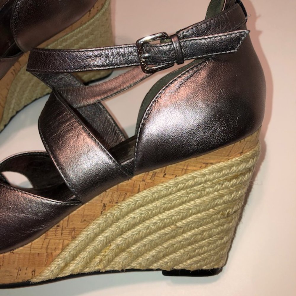 Sz 8 Cole Haan Air Marisa Silver Gunsmoke Wedge Sandals NWOT - Picture 13 of 16
